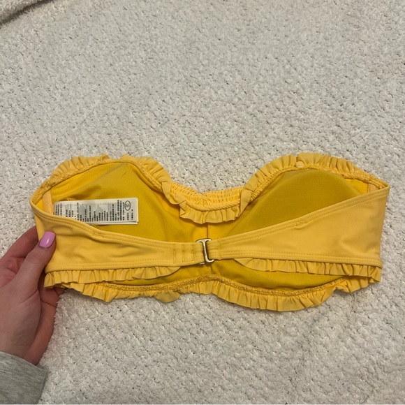 Yellow bikini - Picture 4 of 8